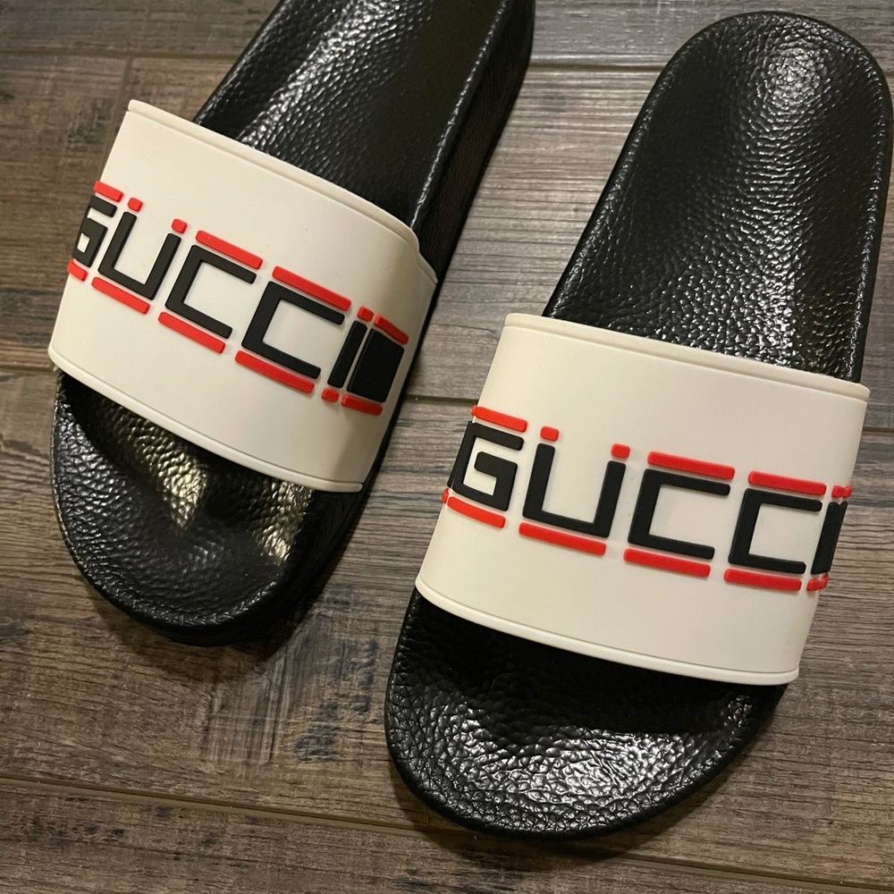 Slides Gucci size 39